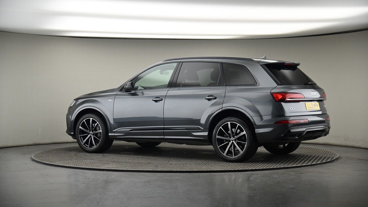 More views of Audi Q7