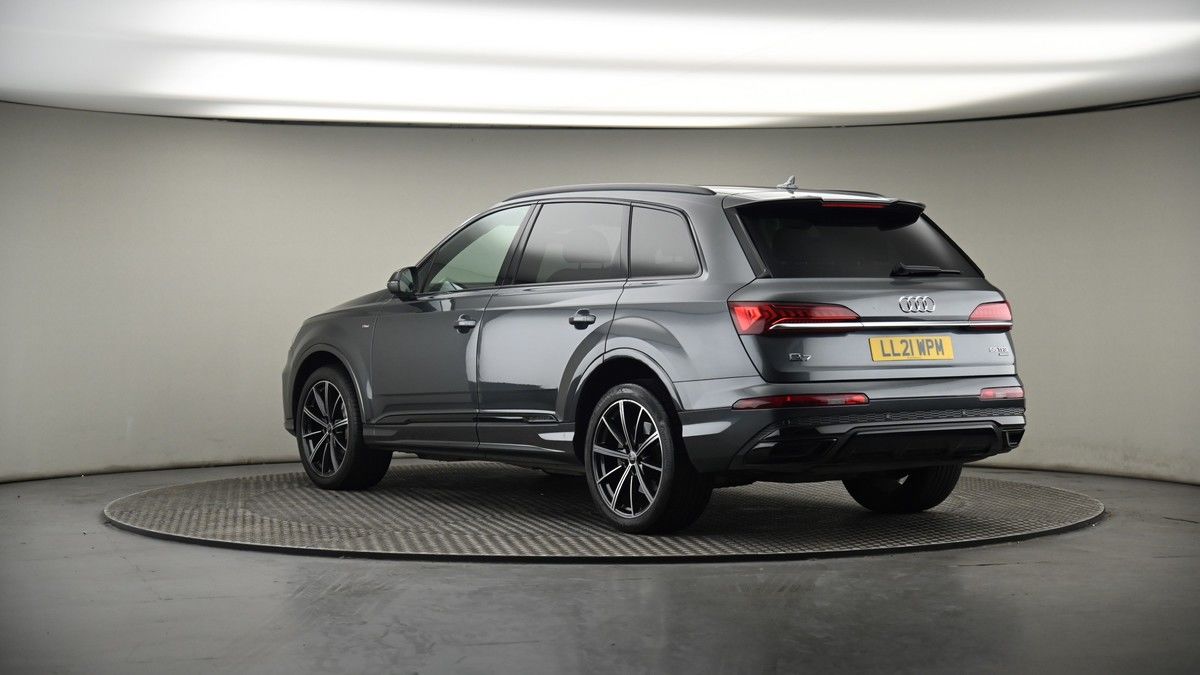 More views of Audi Q7