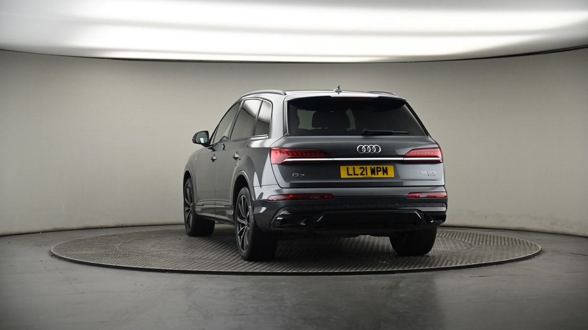 More views of Audi Q7