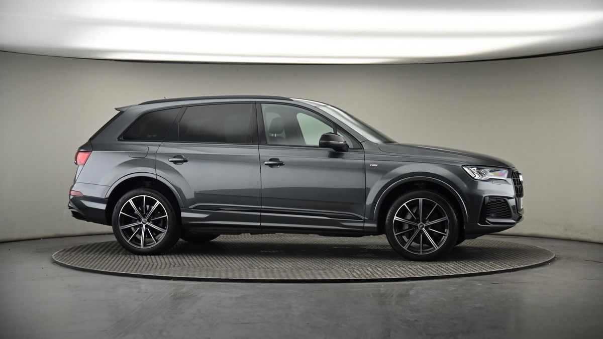 More views of Audi Q7