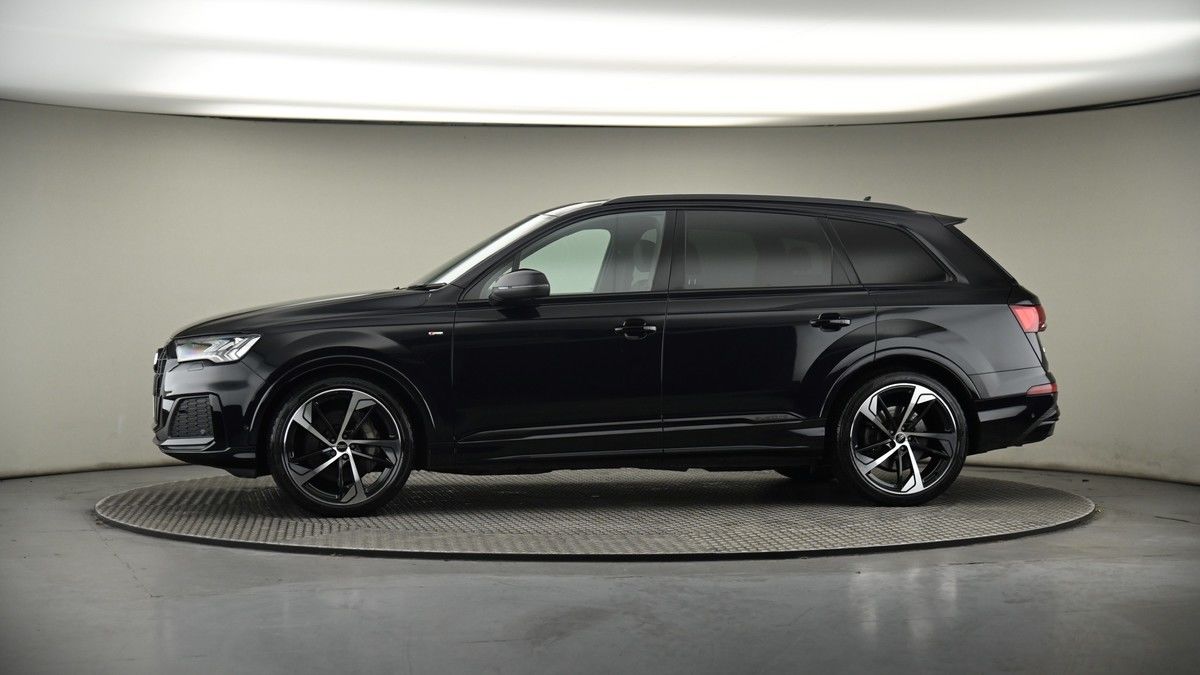 More views of Audi Q7