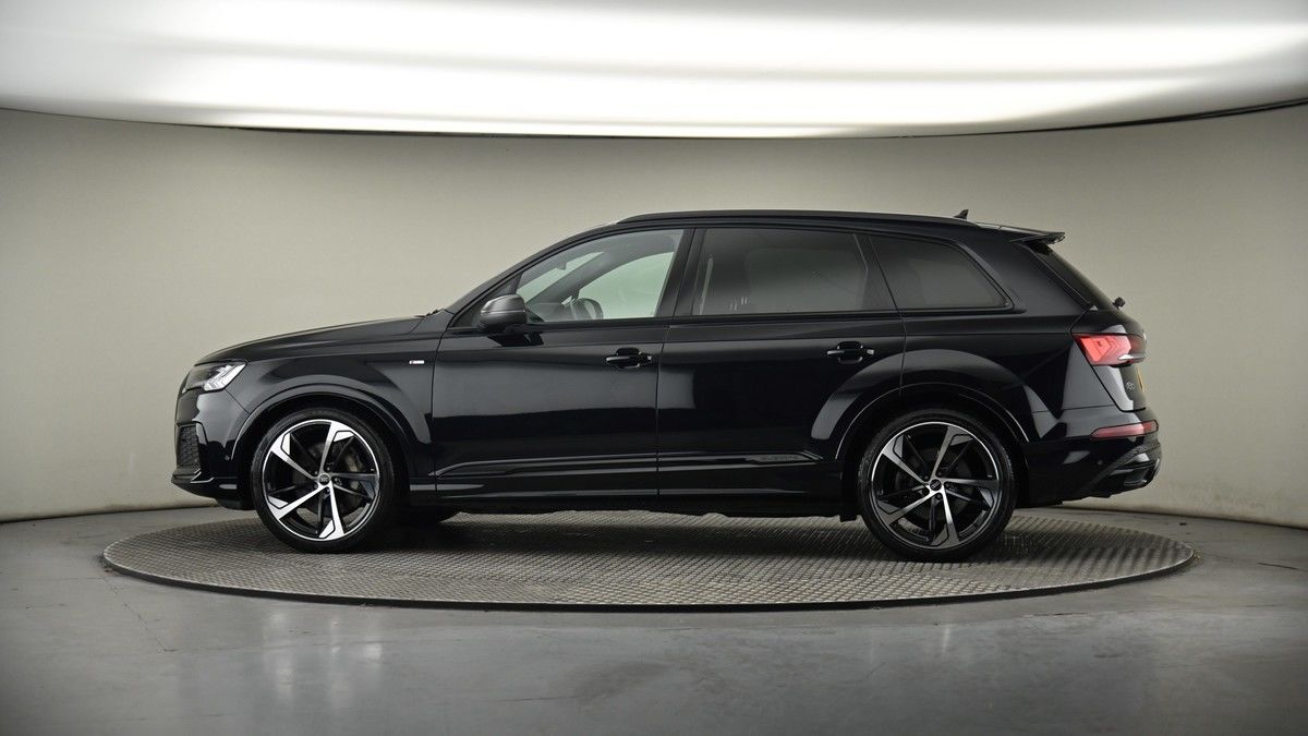 More views of Audi Q7