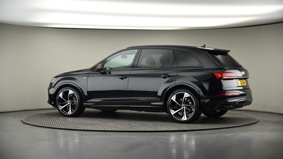 More views of Audi Q7