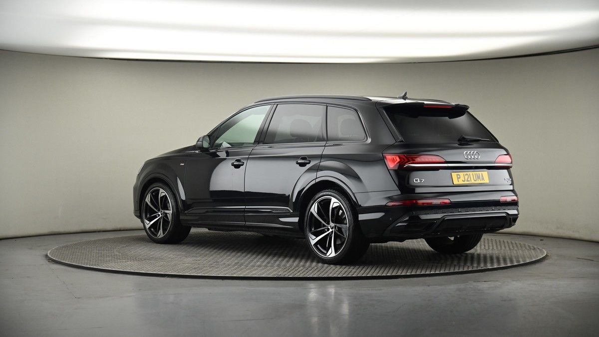 More views of Audi Q7