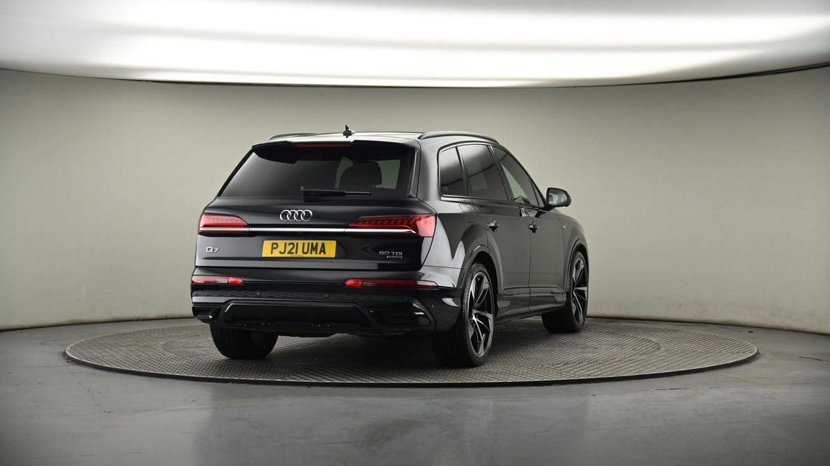 More views of Audi Q7