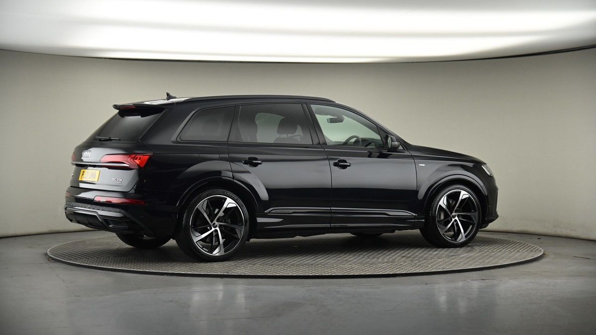 More views of Audi Q7