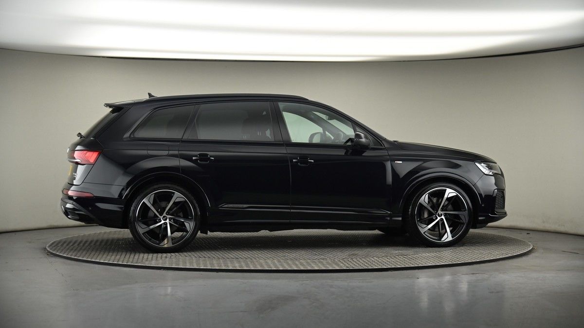 More views of Audi Q7