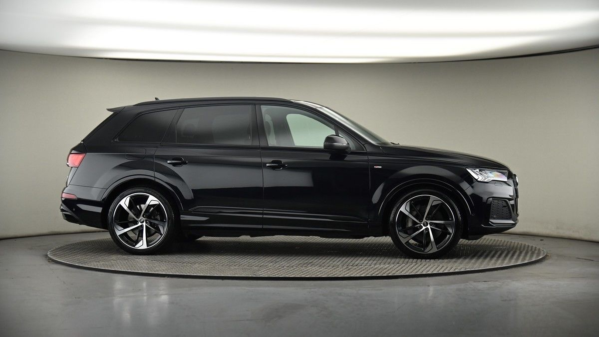 More views of Audi Q7