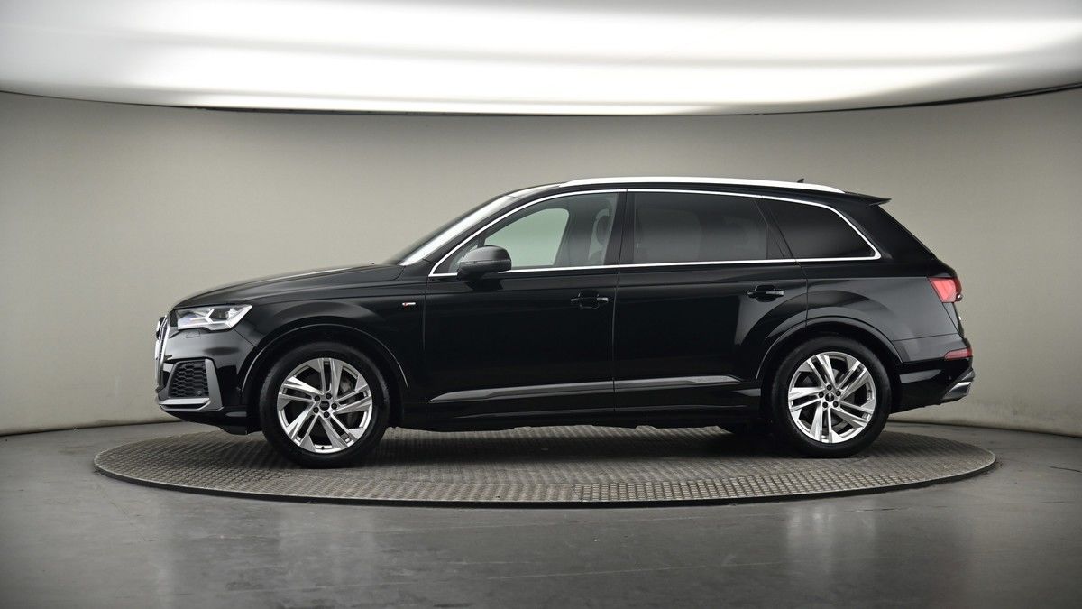 More views of Audi Q7