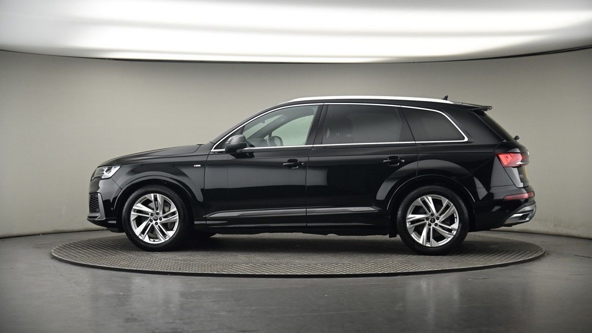 More views of Audi Q7