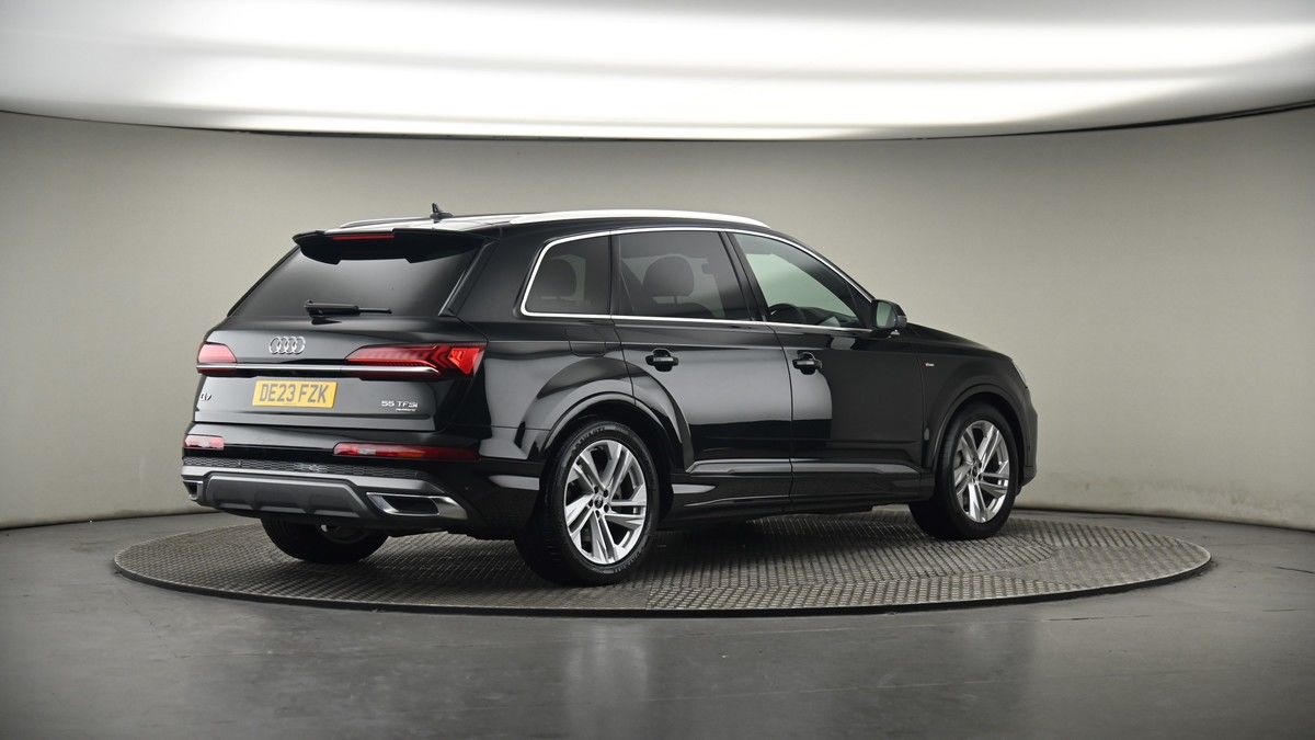 Audi Q7 Image 7