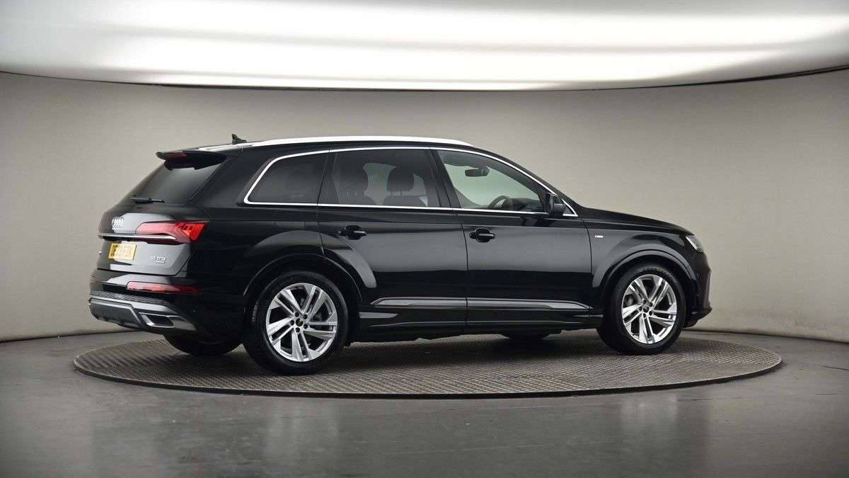 More views of Audi Q7