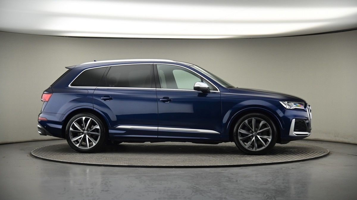 More views of Audi SQ7