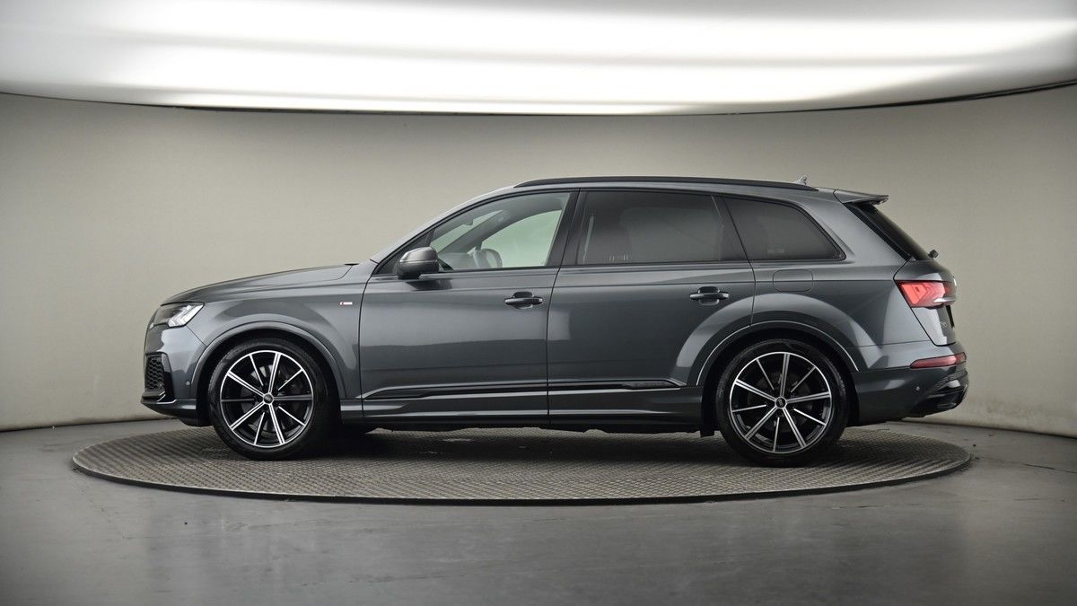 More views of Audi Q7