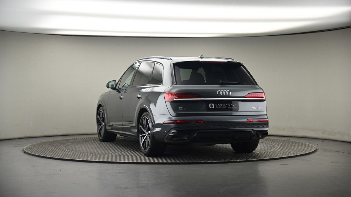 More views of Audi Q7