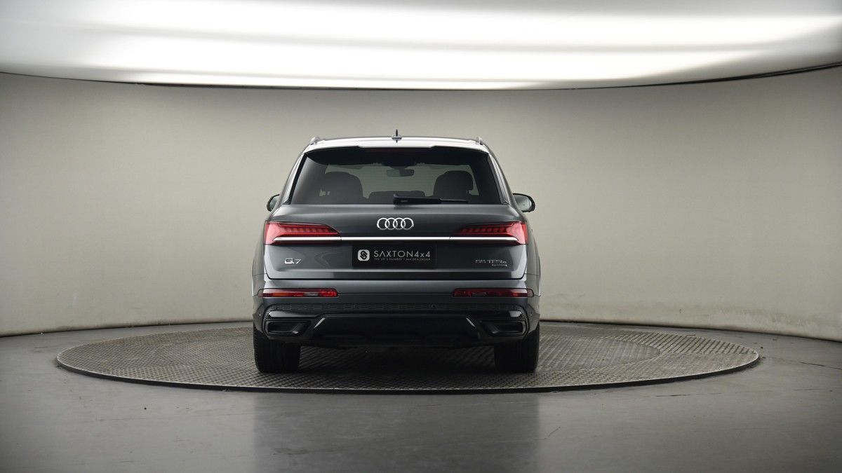 More views of Audi Q7