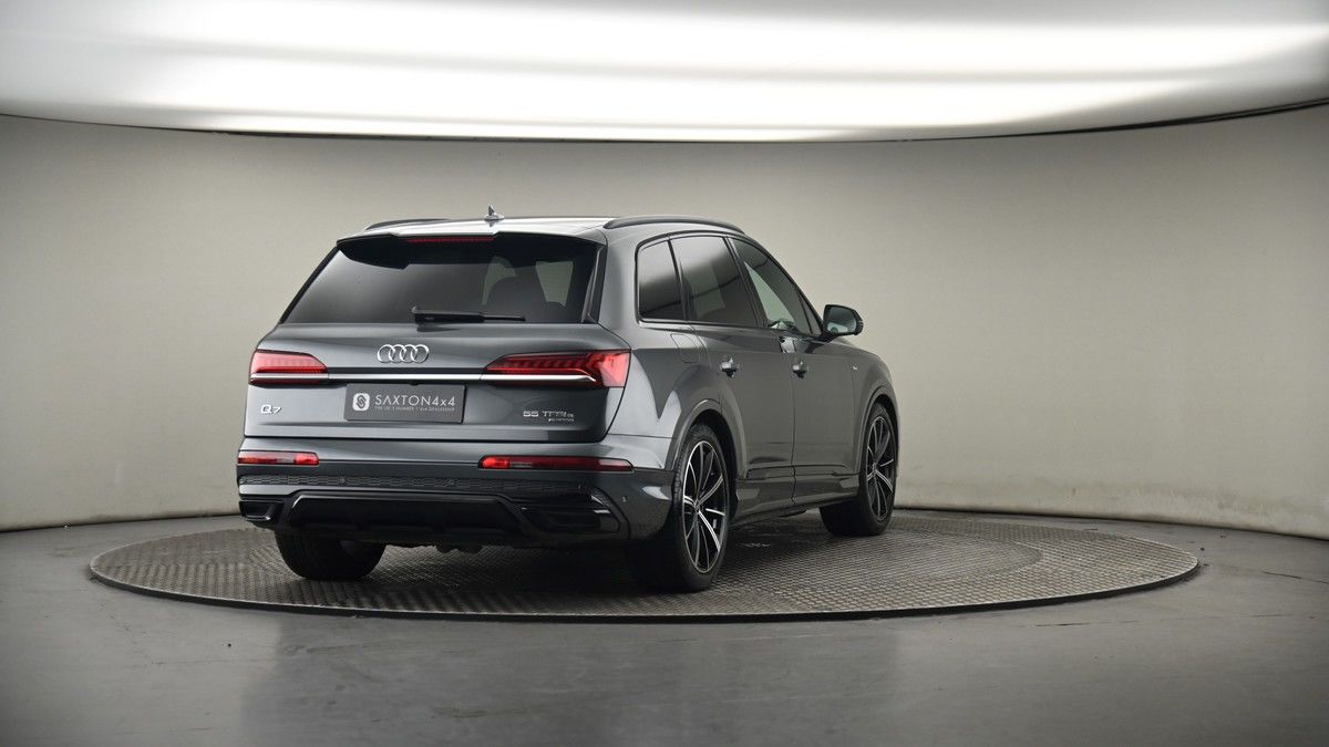 More views of Audi Q7