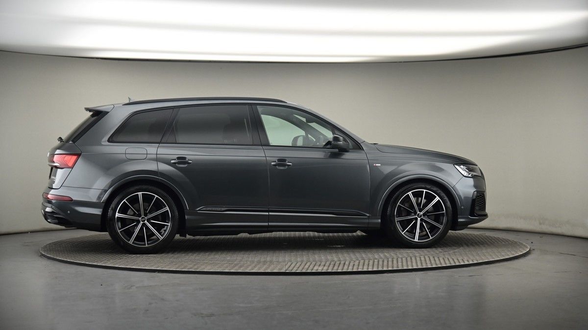 More views of Audi Q7