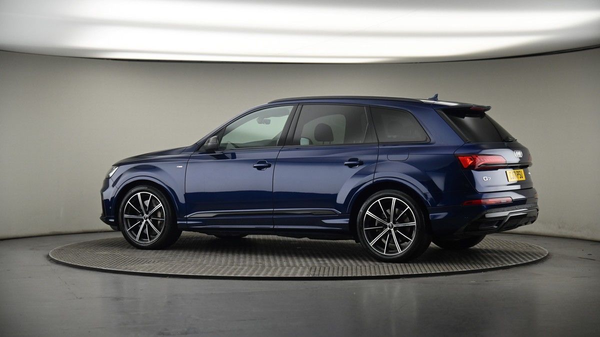 More views of Audi Q7