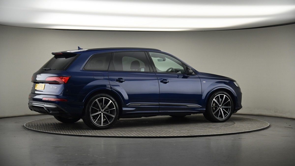 More views of Audi Q7