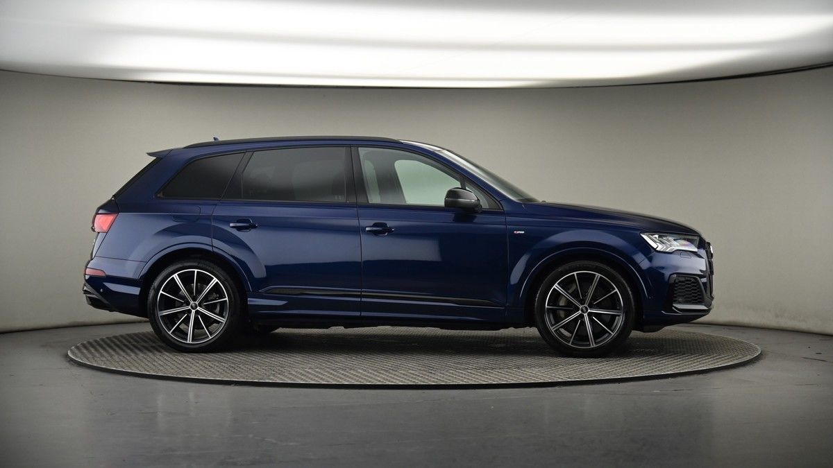 More views of Audi Q7