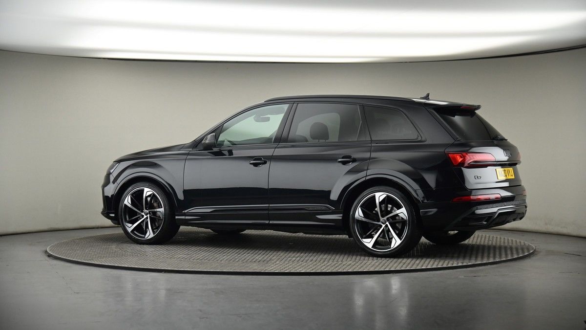 More views of Audi Q7