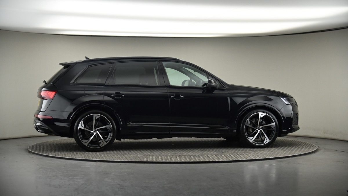 More views of Audi Q7