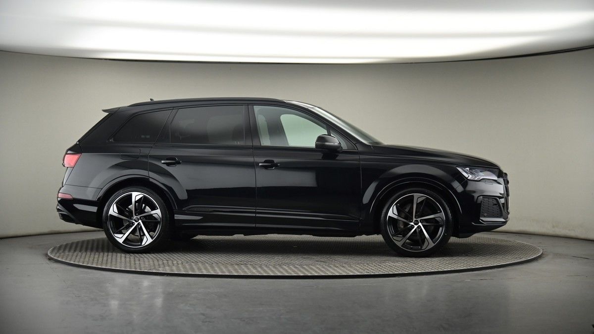 More views of Audi Q7