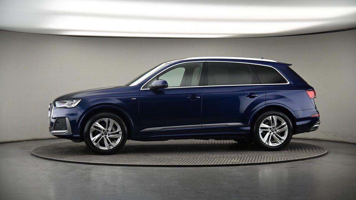 More views of Audi Q7