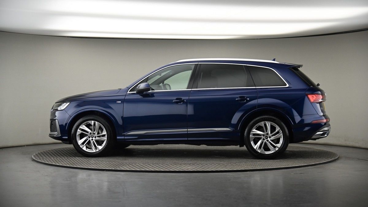 More views of Audi Q7