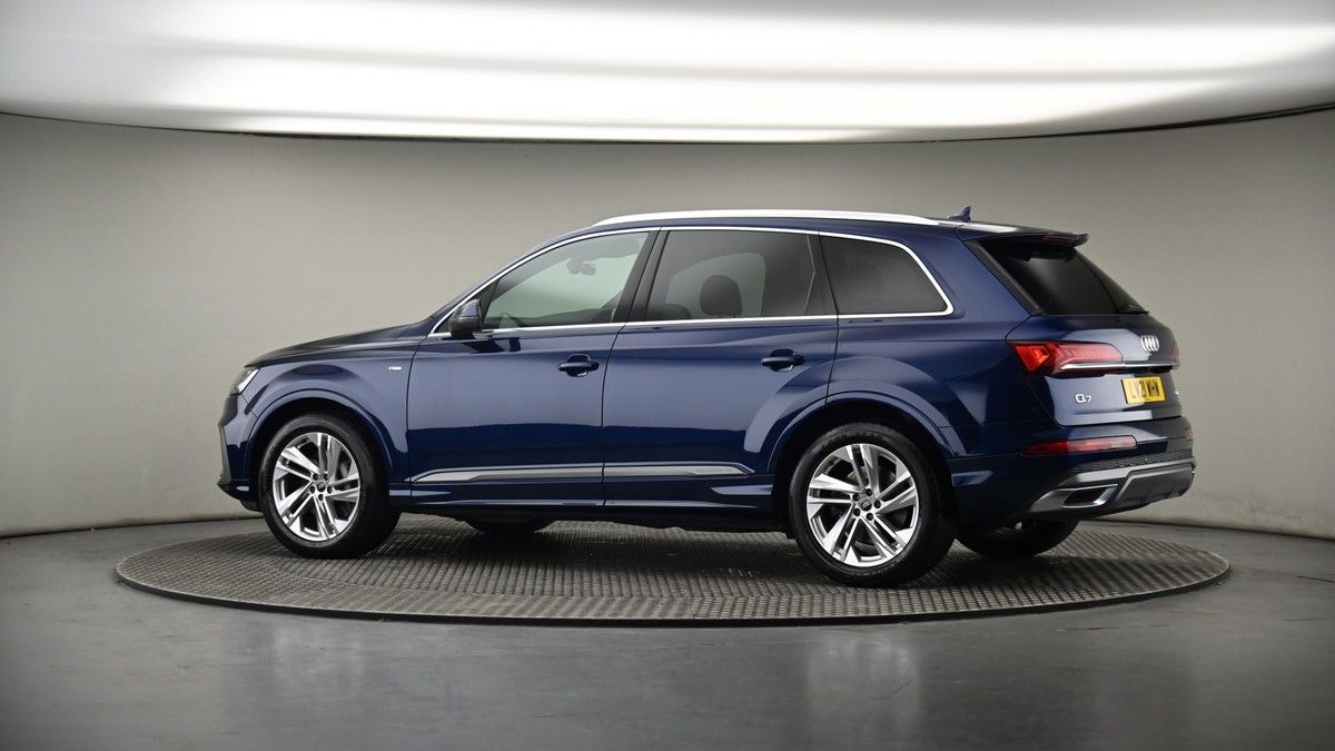 More views of Audi Q7