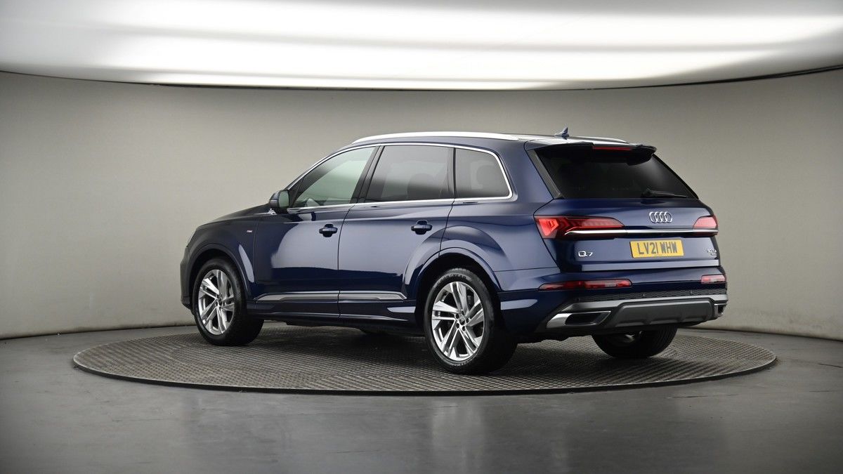 More views of Audi Q7