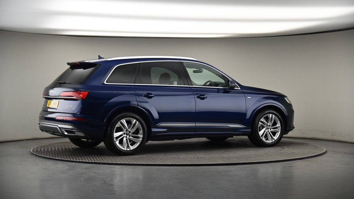 More views of Audi Q7