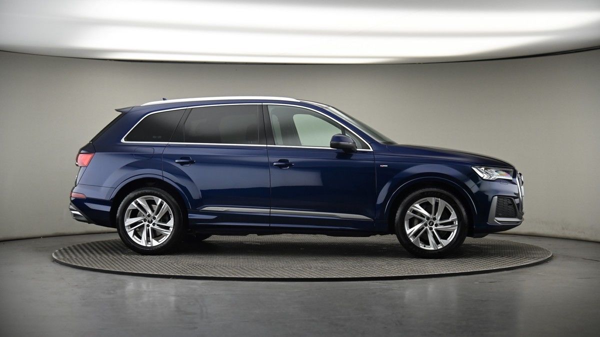 More views of Audi Q7