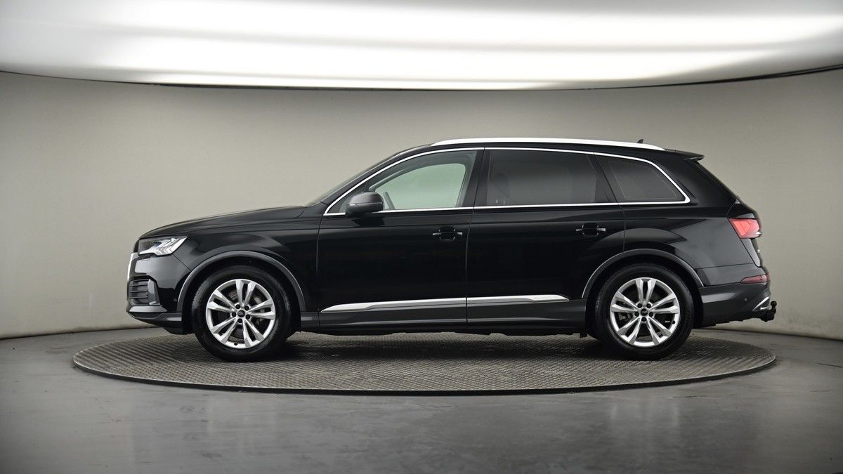 More views of Audi Q7