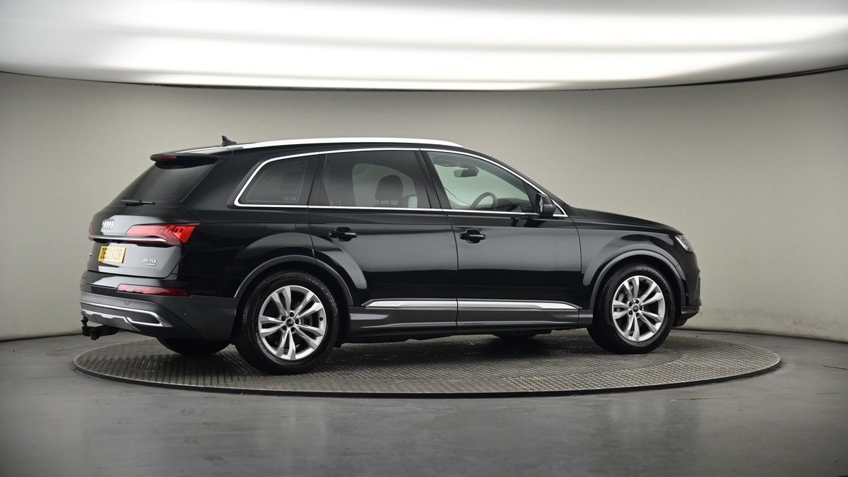 More views of Audi Q7