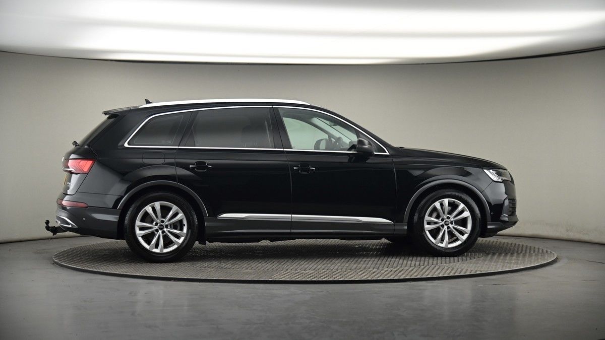 More views of Audi Q7