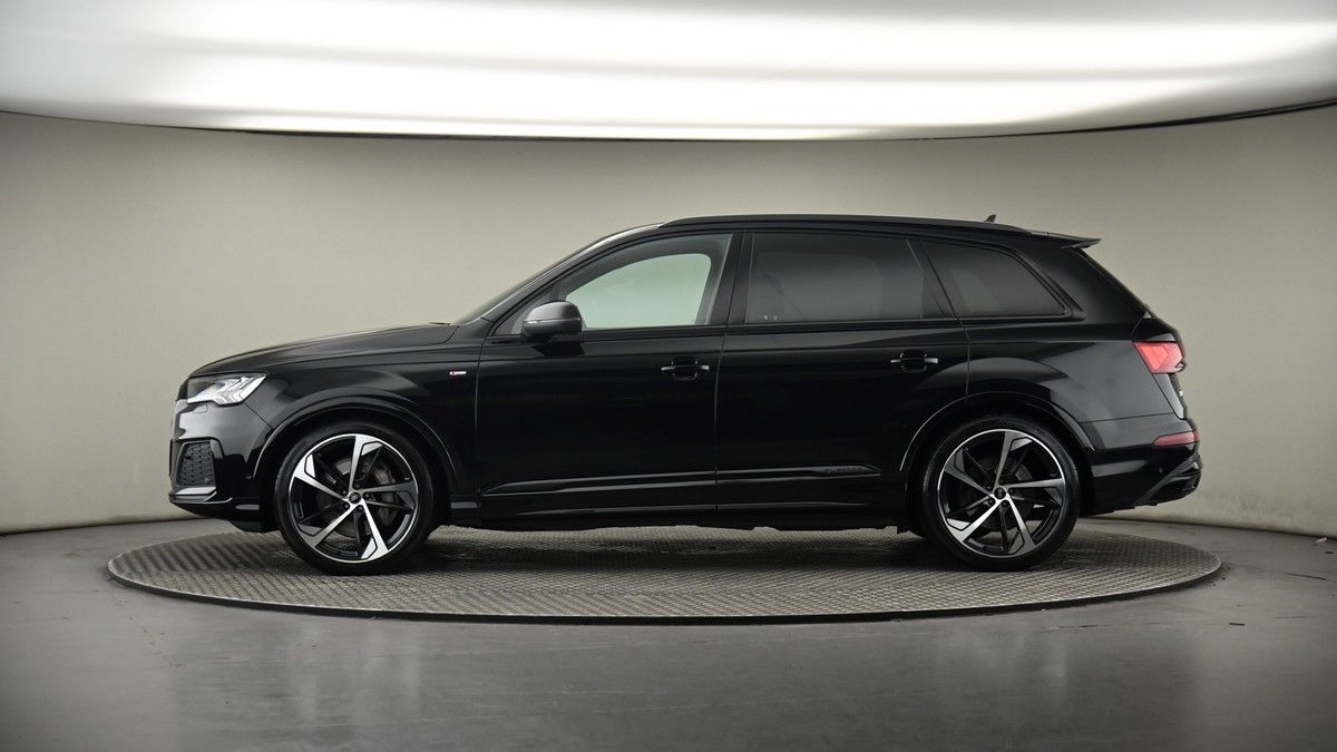 More views of Audi Q7