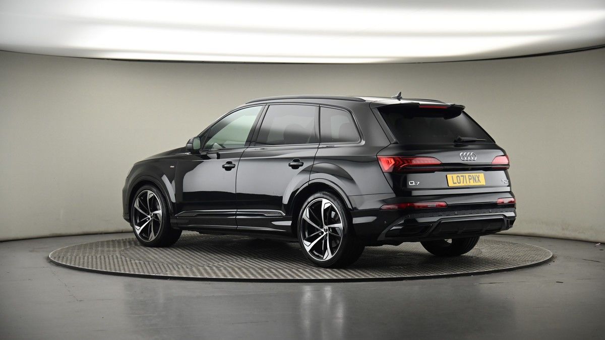 More views of Audi Q7