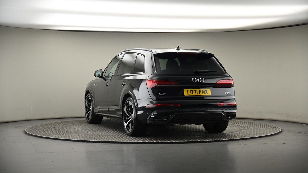 More views of Audi Q7