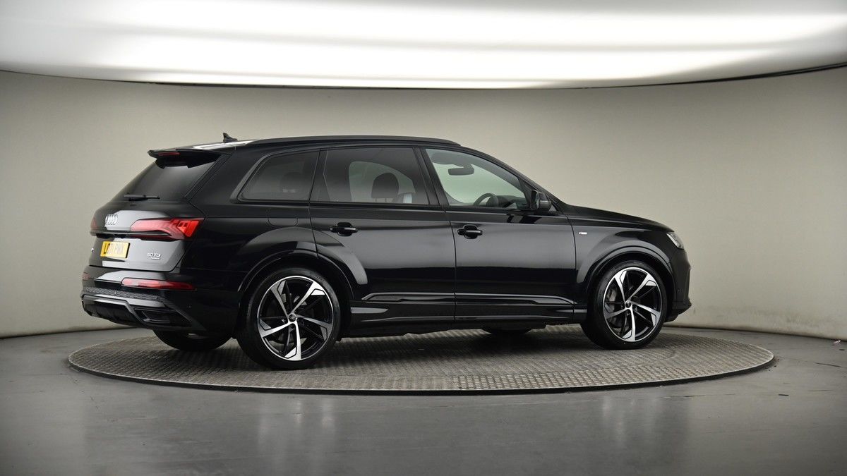 More views of Audi Q7