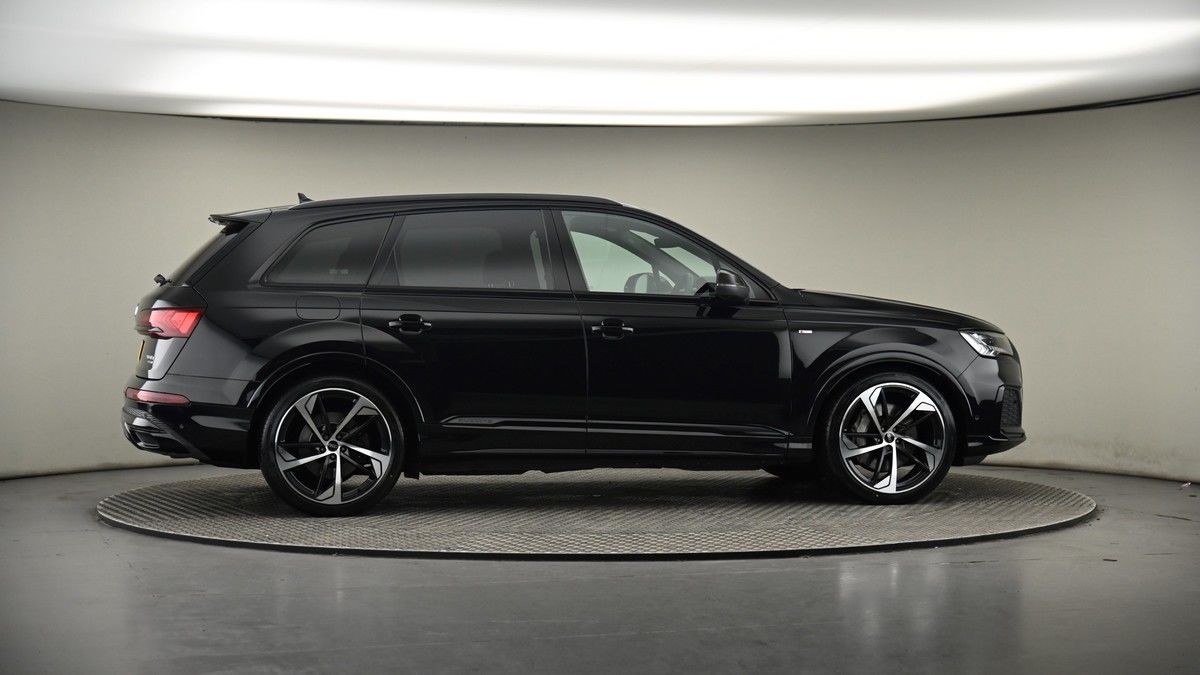 More views of Audi Q7