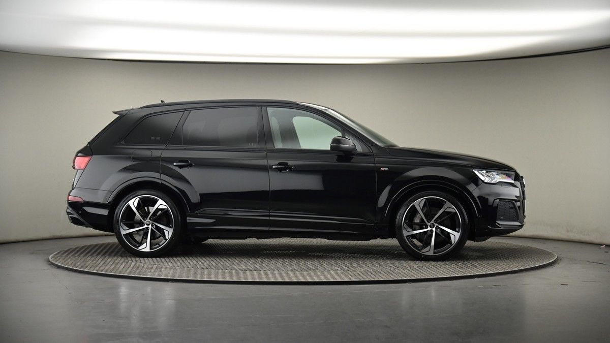 More views of Audi Q7