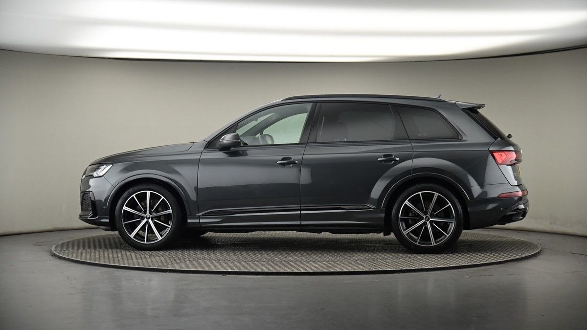 More views of Audi Q7