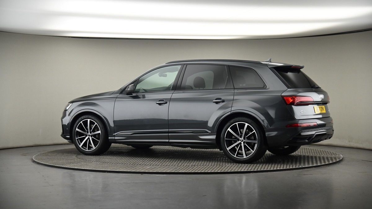 More views of Audi Q7