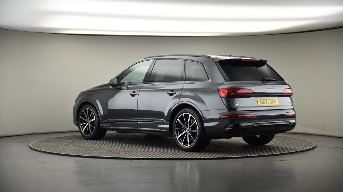 More views of Audi Q7