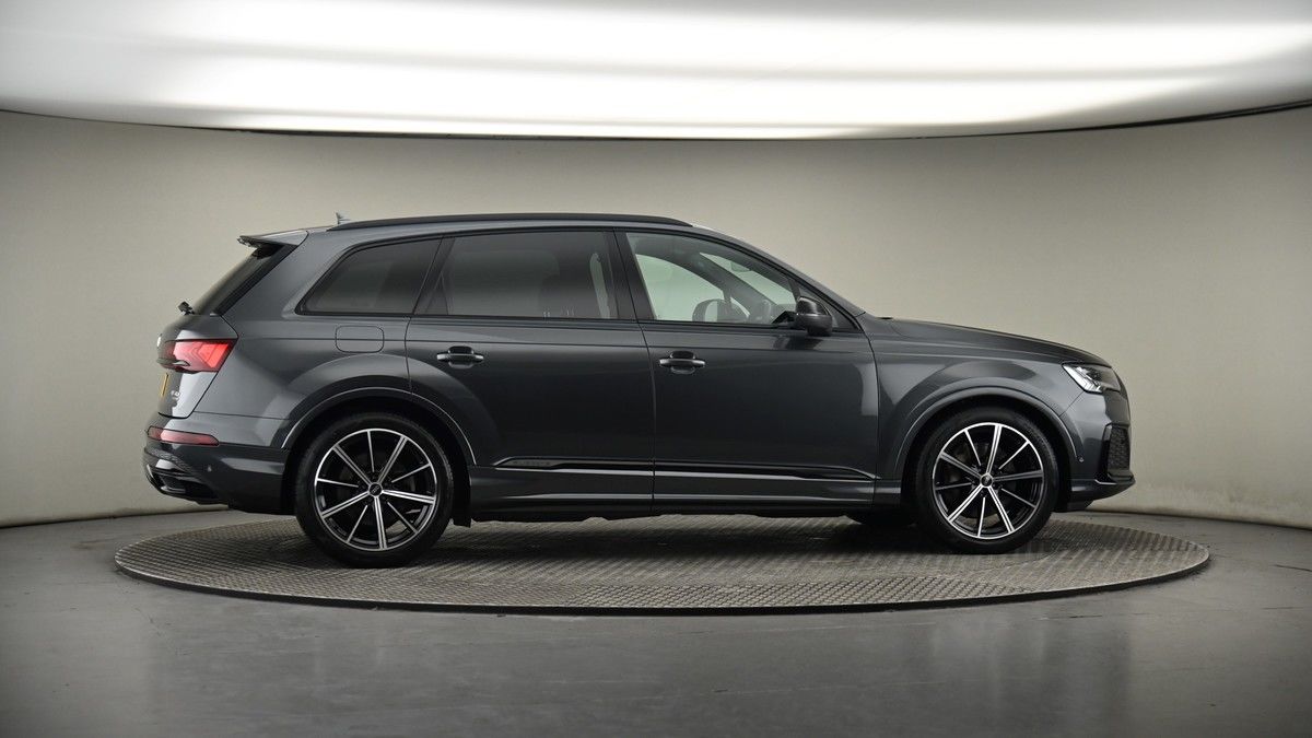 More views of Audi Q7