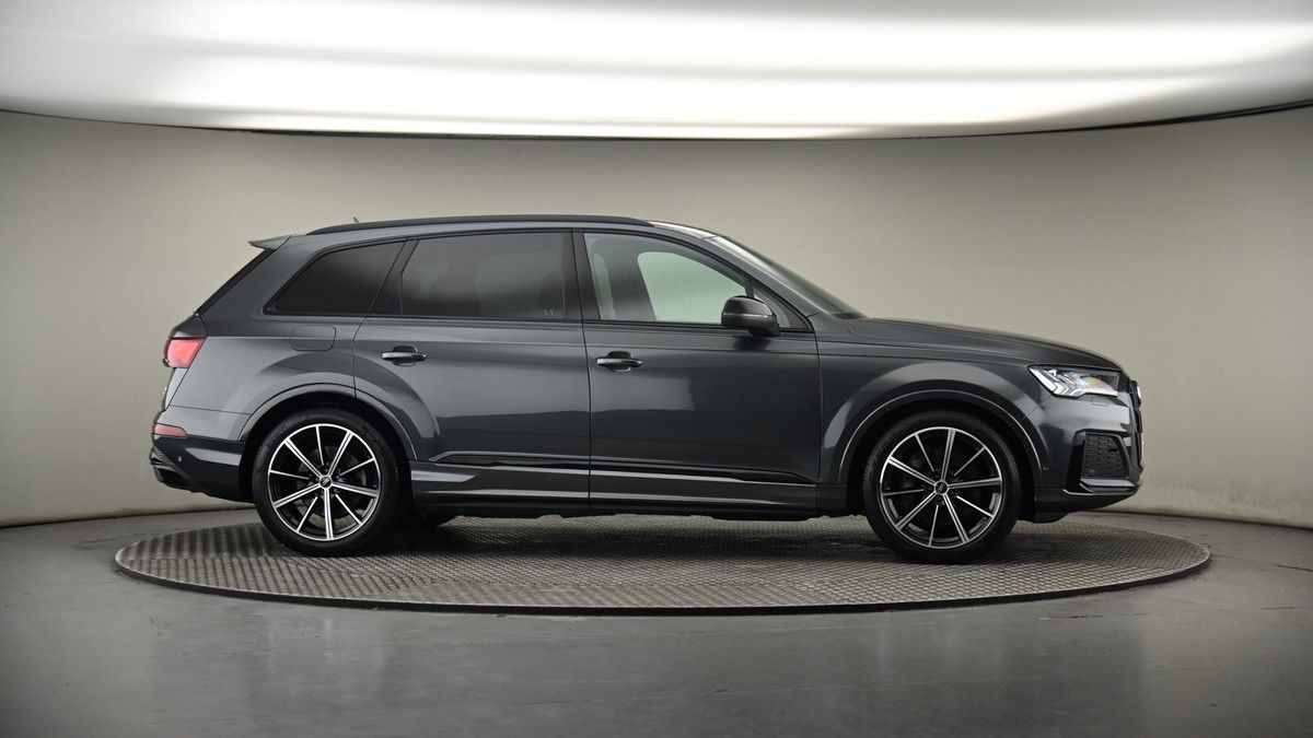 More views of Audi Q7