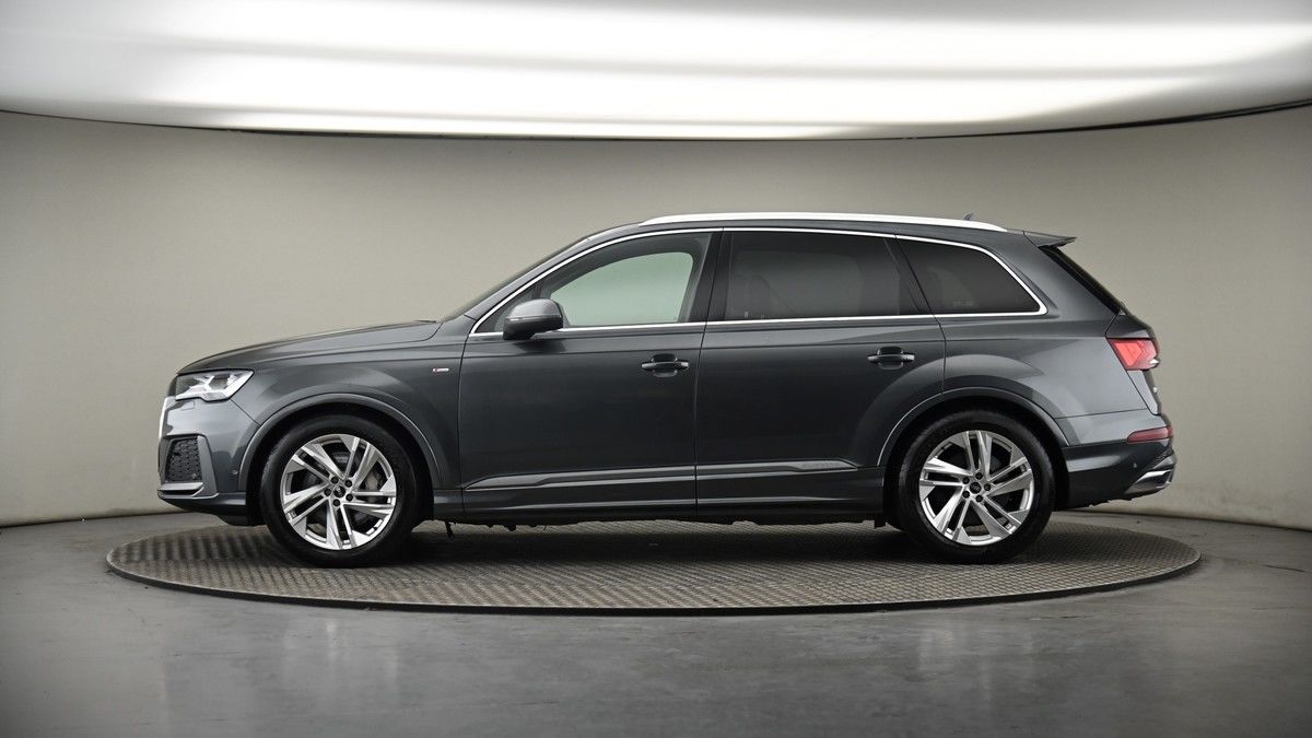 More views of Audi Q7