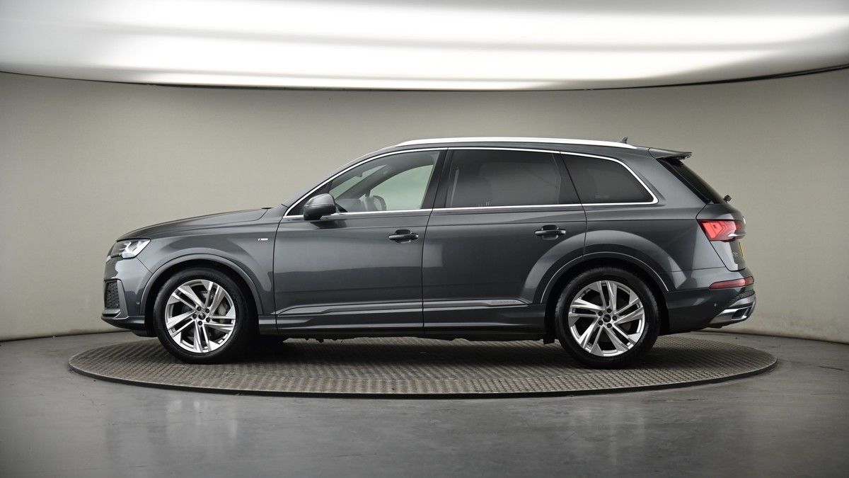 More views of Audi Q7